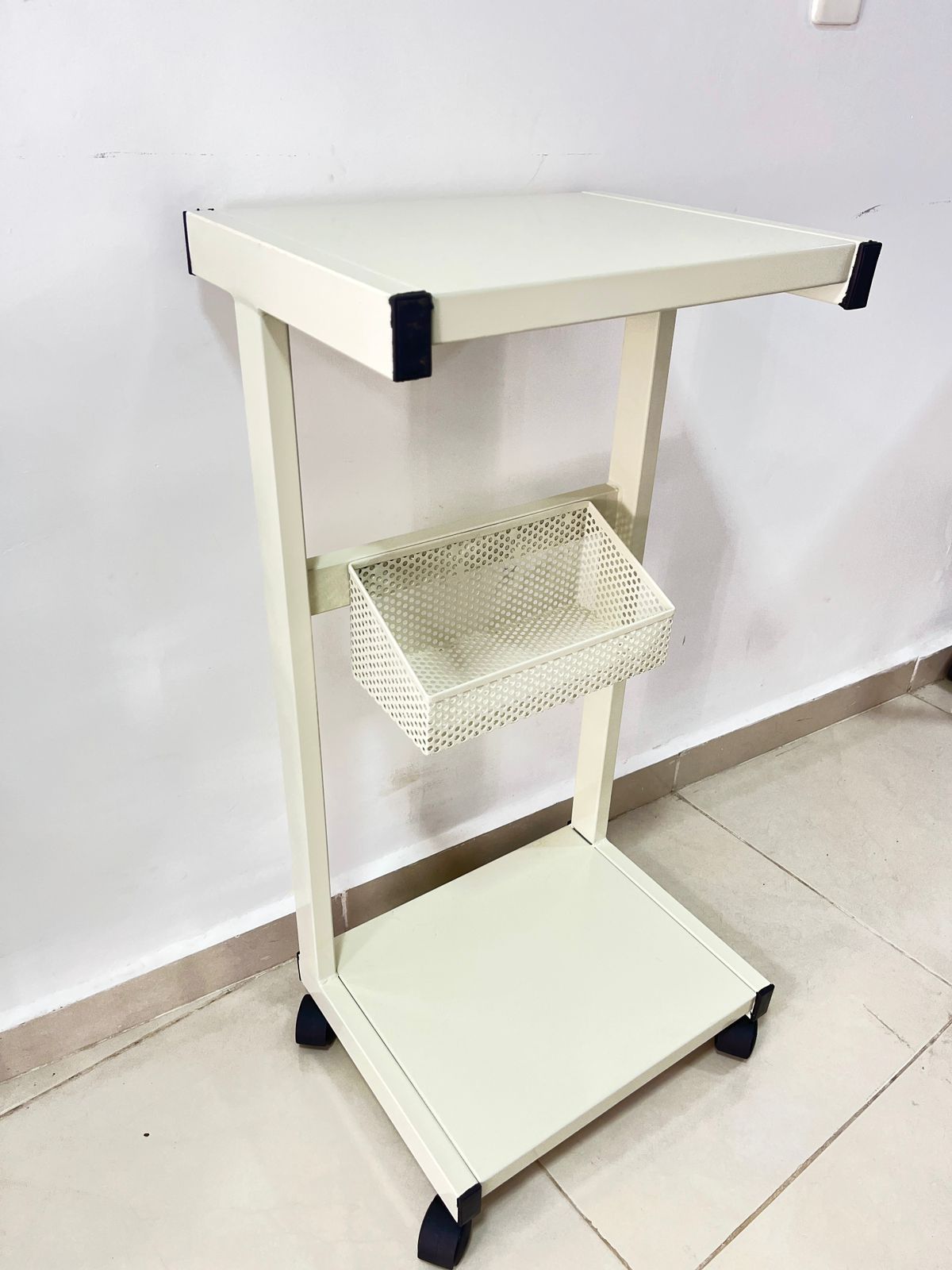 CARRO PORTA MONITOR - Image 2